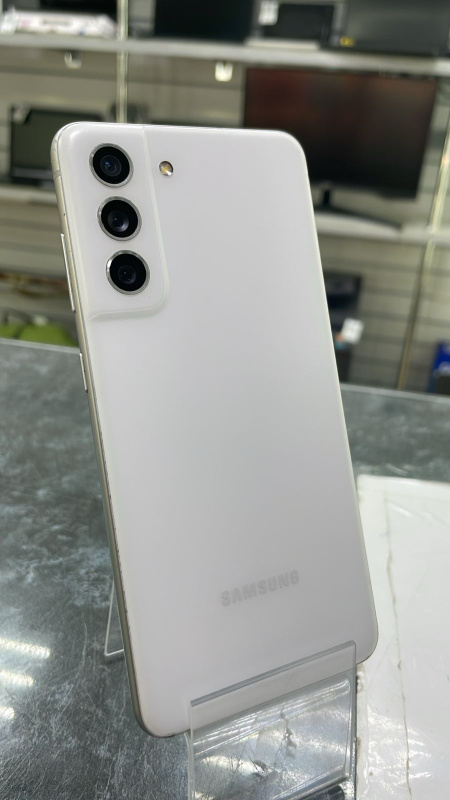 Мобильный телефон Samsung Galaxy S21 FE 5G
