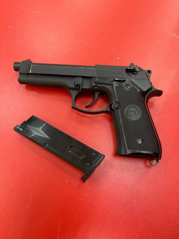 Bretta  Fred de la Bretoniere M9
