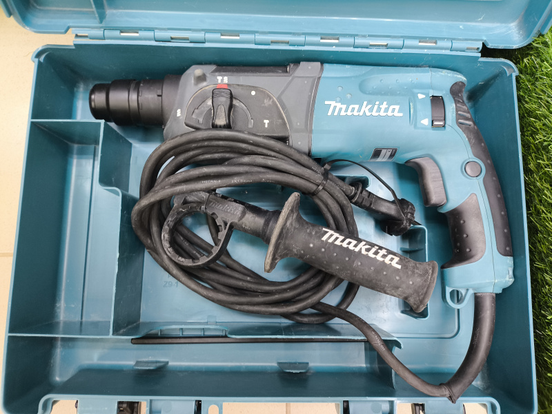Перфоратор Makita hr2470