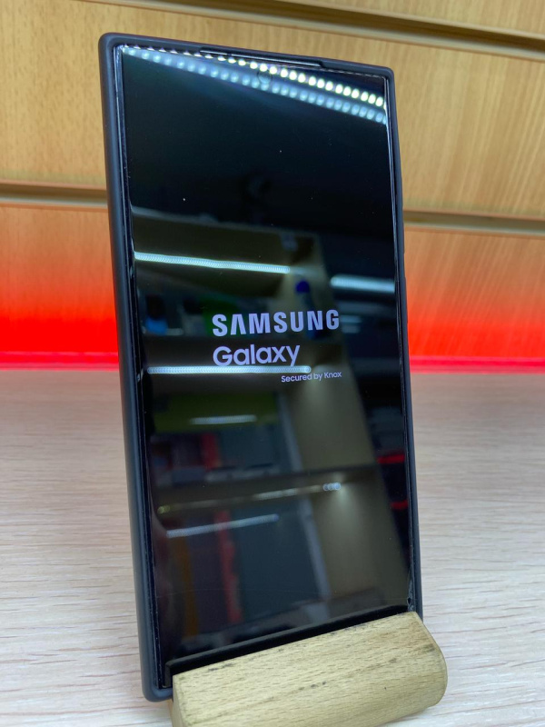 Мобильный телефон Samsung Galaxy S24 Ultra