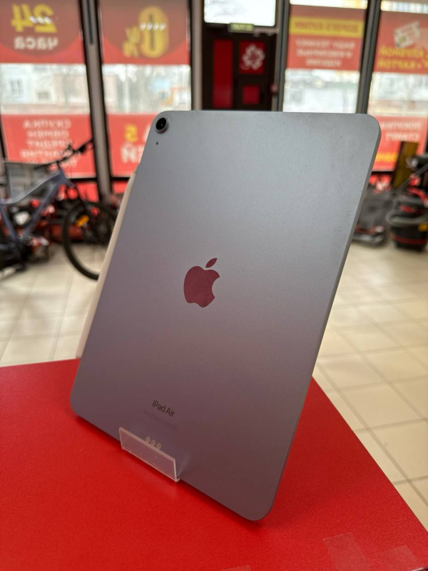 Планшет Apple iPad Air 11 (6-го поколения) (2024)