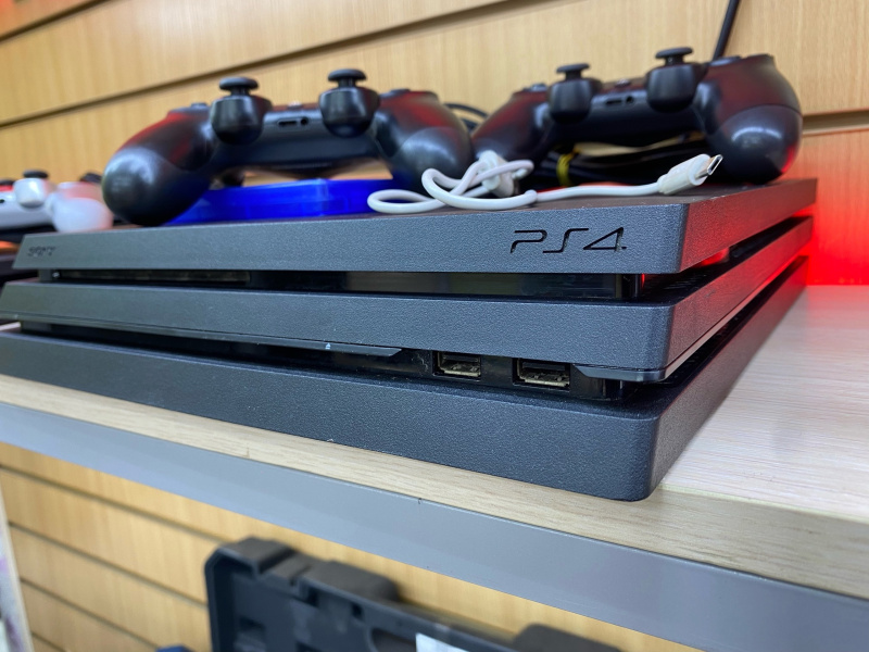 Игровая приставка Sony PS4 PRO 1TB