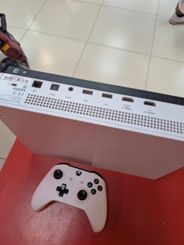 Игровая приставка Xbox one s