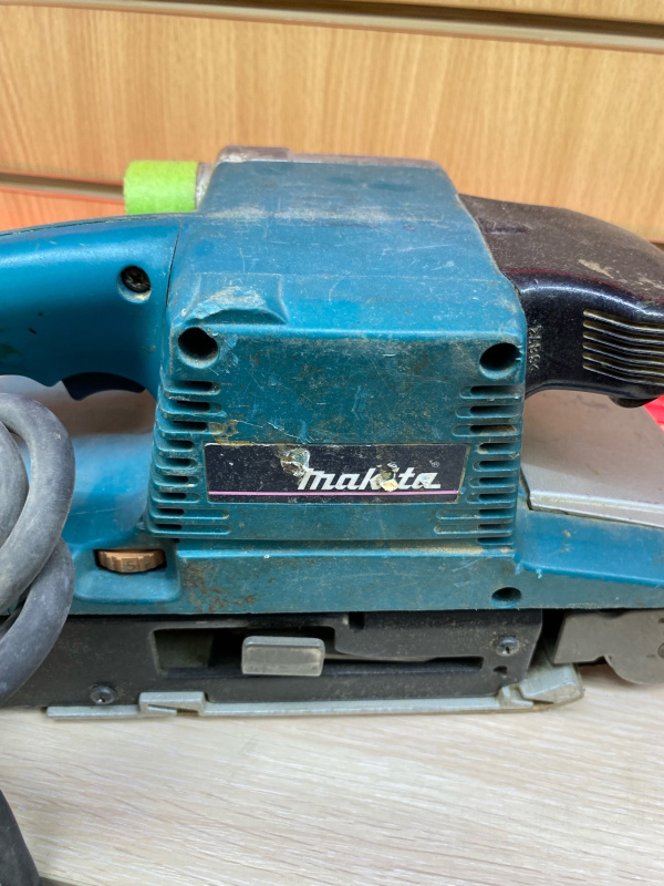 Шлифмашинка Makita 9404