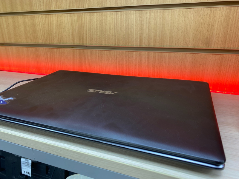 Ноутбук ASUS X550C