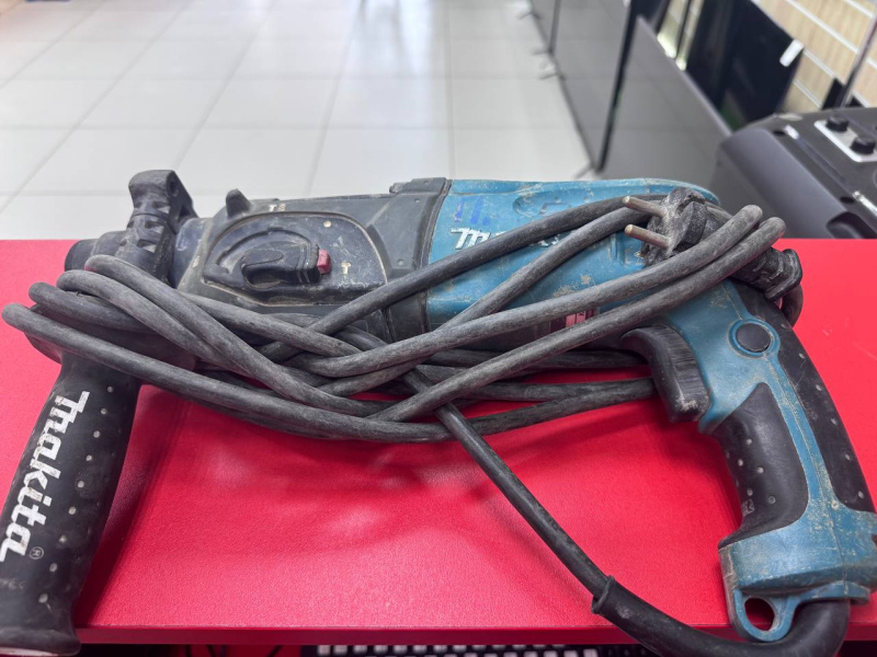 Перфоратор Makita HR2470