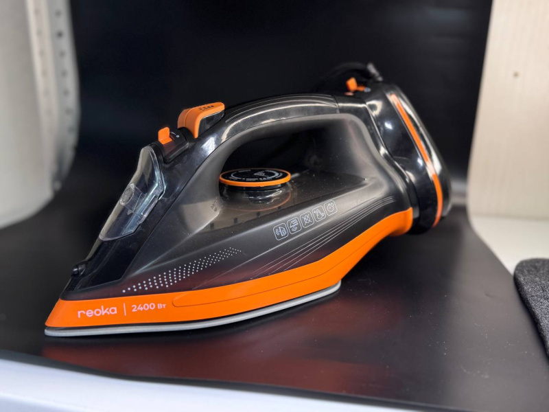 Утюг Reoka RKI-CE2400