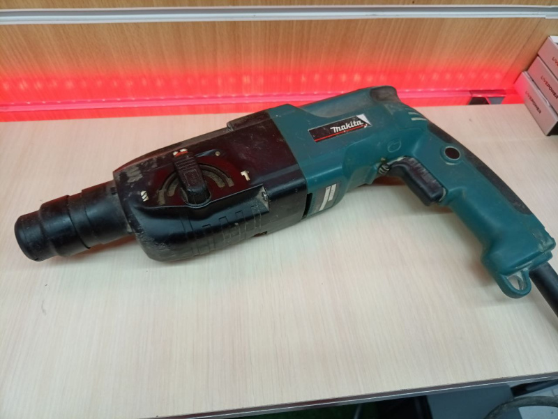 Перфоратор Makita HR2450