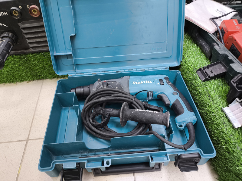 Перфоратор Makita hr2470