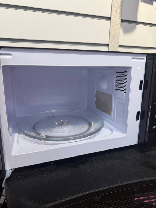 Микроволновая печь DEXP ES 700