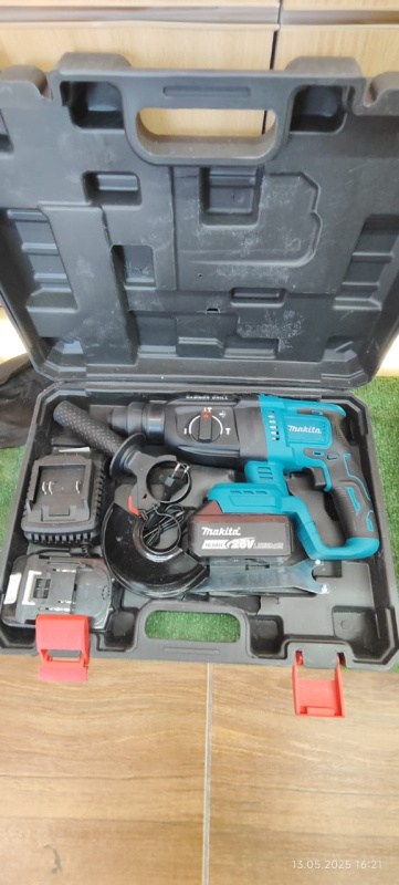 Перфоратор Makita DHR26
