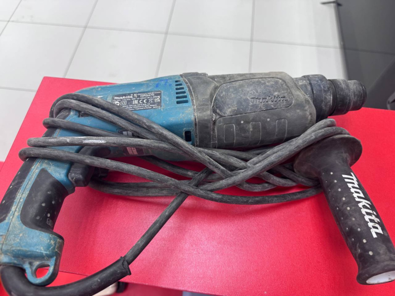 Перфоратор Makita HR2470