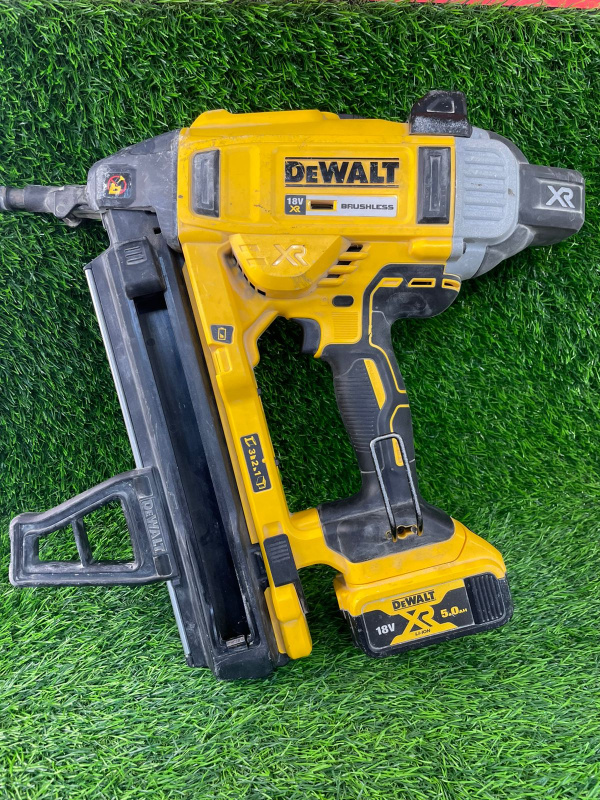 Пневмопистолет Dewalt dewallt xr li-ion dcn890