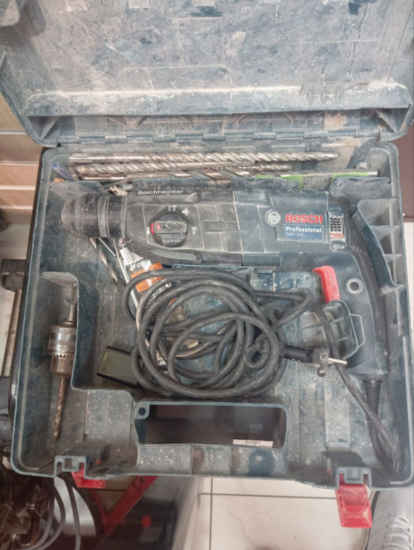 Перфоратор Bosch gbh240