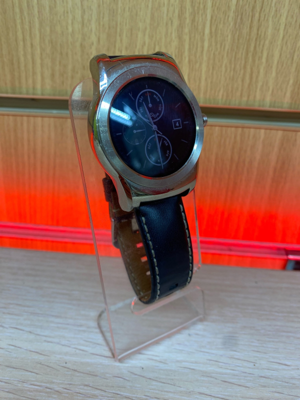 Часы смарт LG LG URBANNE 2476