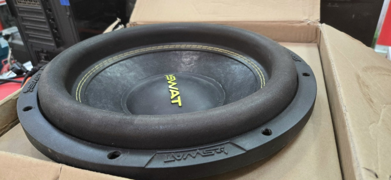 Авто сабвуфер Swat clk-12D2