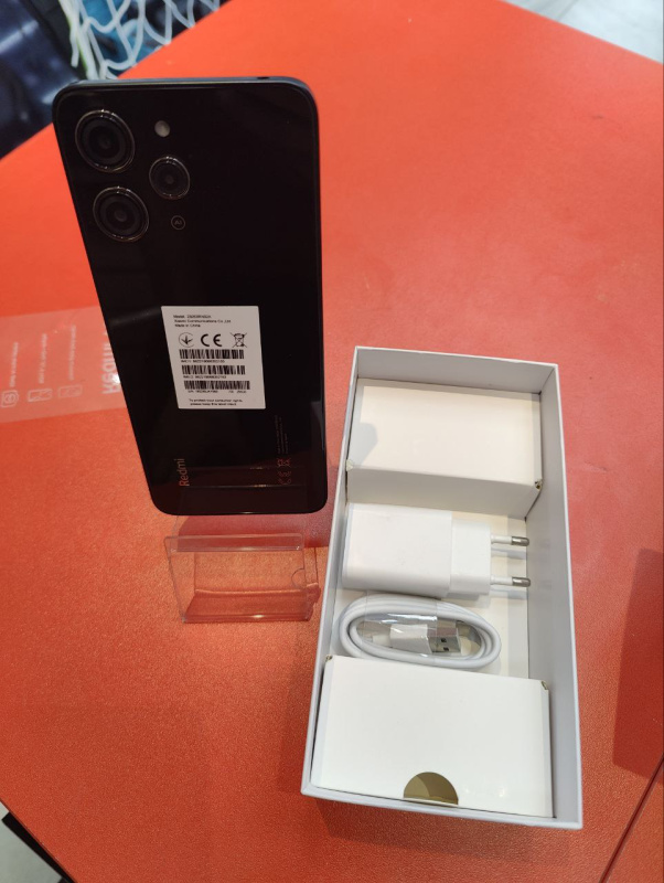 Мобильный телефон Xiaomi Redmi 12