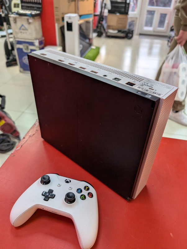 Игровая приставка Xbox one s