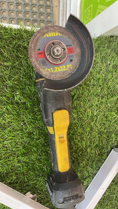 Болгарка CAT DX31B