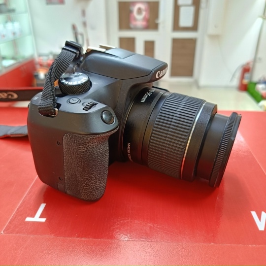 Фотоаппарат Canon EOS 1300D