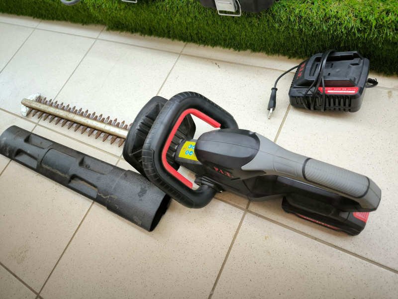 Кусторез P.I.T. PHE20H-450A