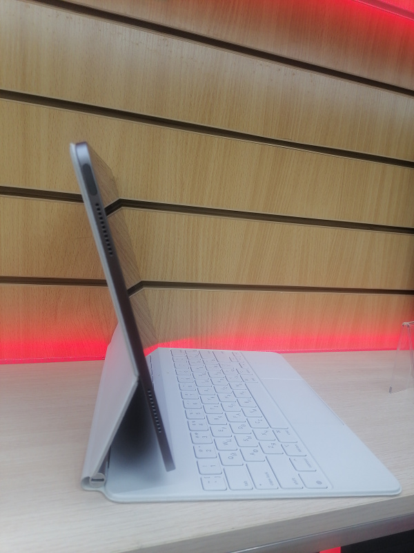 Планшет Apple iPad Air 11 (6-го поколения) (2024)