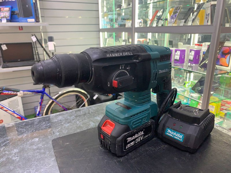 Перфоратор Makita Hammer drill