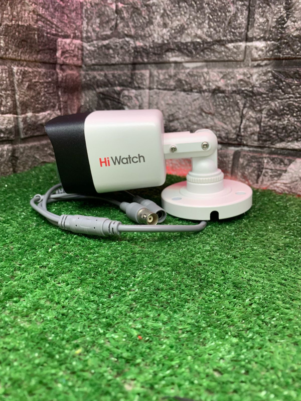 Видеокамера HIKVISION HiWatch DS--T200S