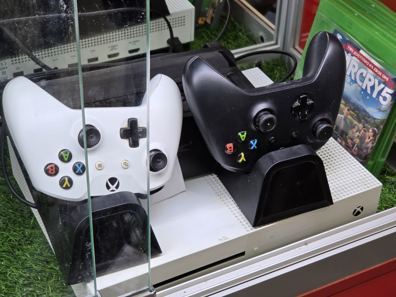 Игровая приставка Xbox One