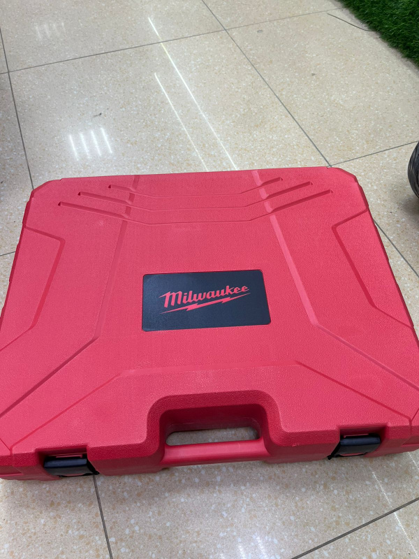 Набор электроинструмента Milwaukee 4 в 1