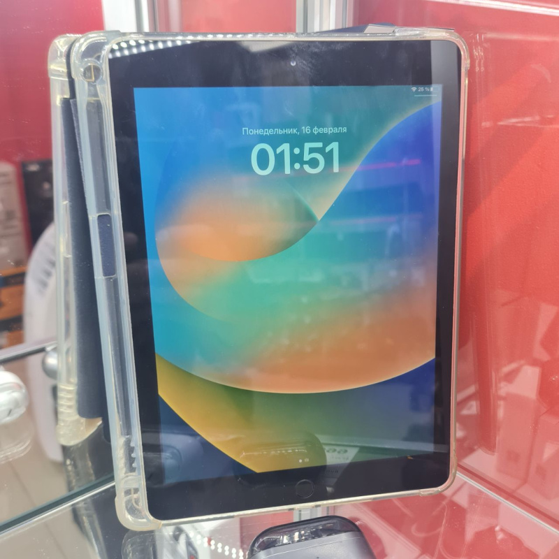 Планшет Apple iPad (5-го поколения) (2017)