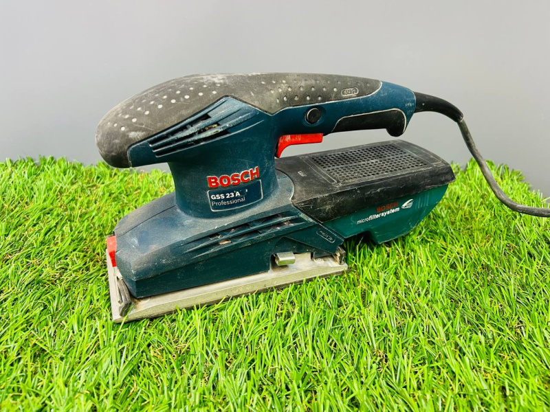 Шлифмашинка Bosch GSS 23 A