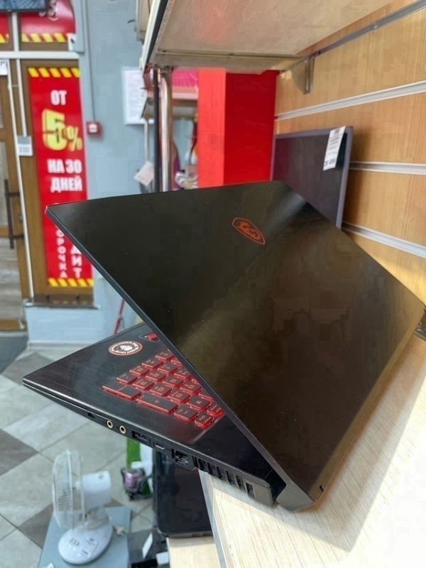 Ноутбук MSI 17f4