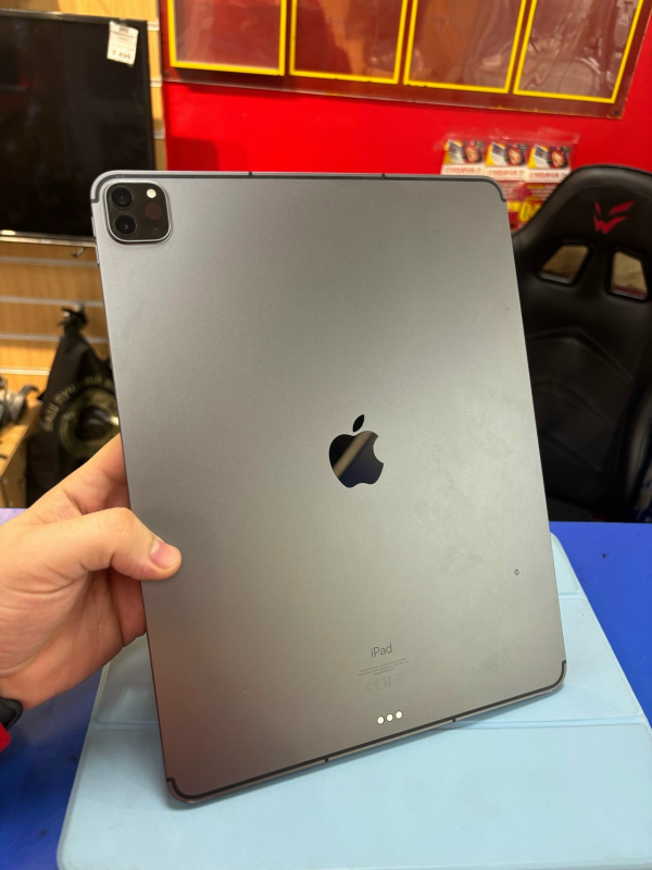 Планшет Apple iPad Pro 12.9 (5-го поколения) (2021)
