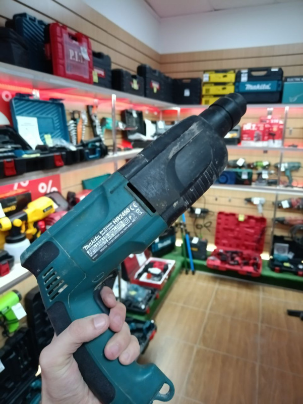 Перфоратор Makita HR2450