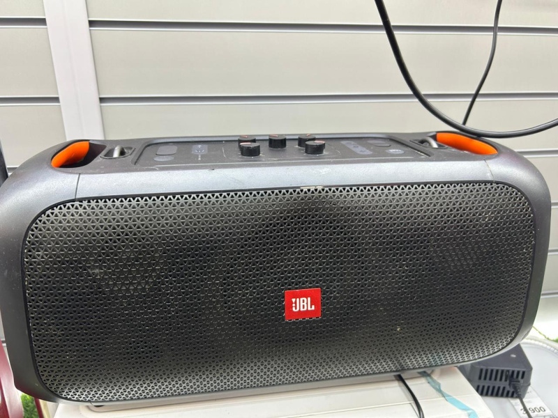 Колонки КОЛОНКА JBL PARTY BOX ON THE GO