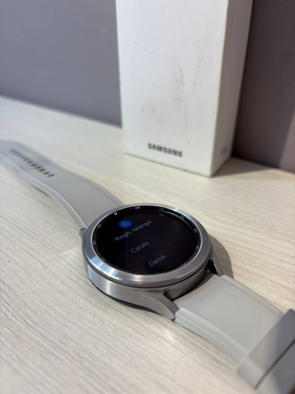 Часы смарт Samsung Galaxy Watch 4 Classic