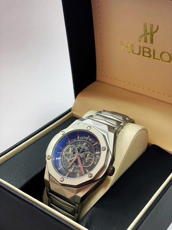 Часы наручные  HUBLOT 582888