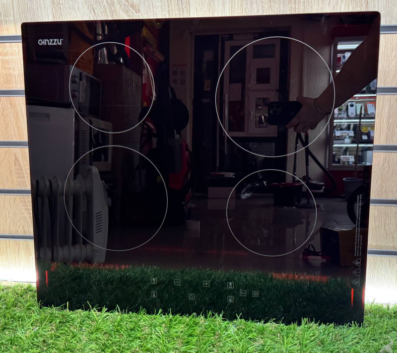 стеклокеримическая варочная панель  Ginzzu HCC-402