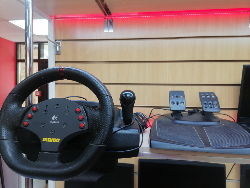 ИГРОВОЙ РУЛЬ  Moma С ПЕДАЛЯМИ