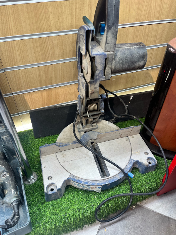 Торцовочная пила Einhell BT-MS210