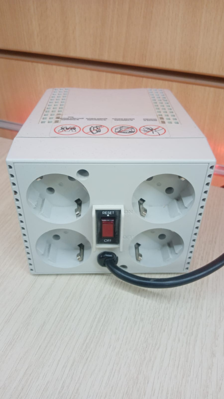 Стабилизатор напряжения - Powercom TCA-1200