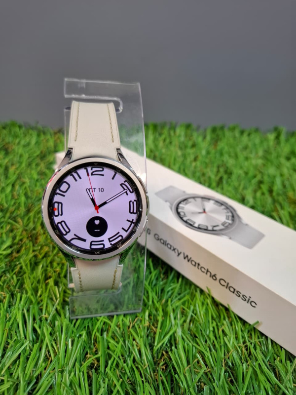 Часы смарт Samsung Galaxy Watch 6 Classic