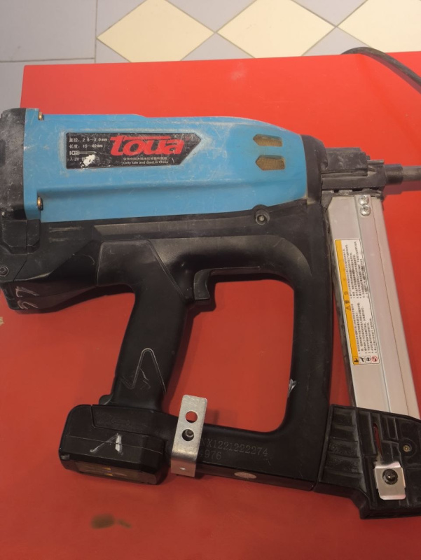 Гвоздескобозабивной пистолет TOUA GSN50