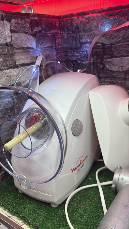 Соковыжималка Moulinex HV4