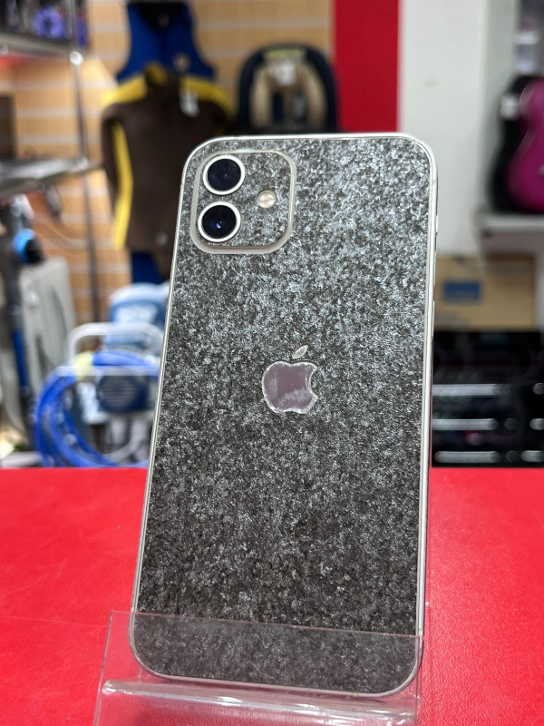 Мобильный телефон Apple iPhone 12