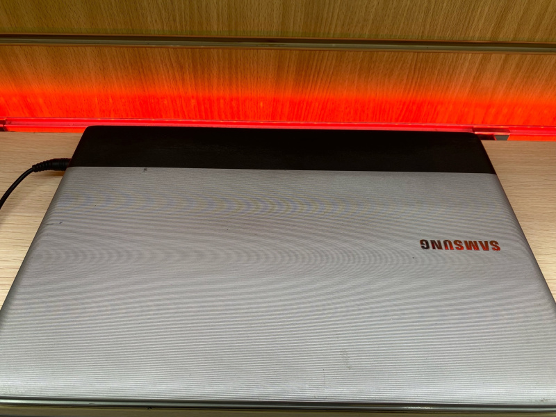 Ноутбук Samsung RV513