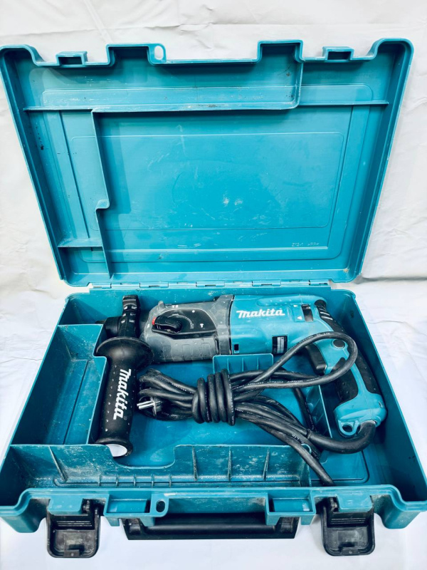 Перфоратор Makita HR 2470