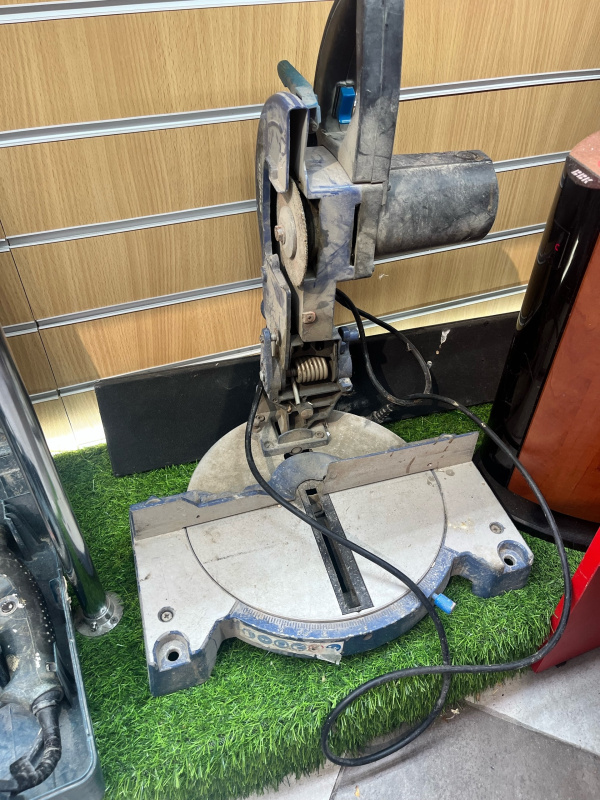 Торцовочная пила Einhell BT-MS210