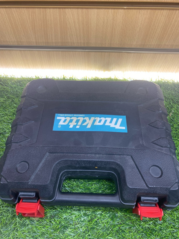 Шуруповерт Makita DF330D